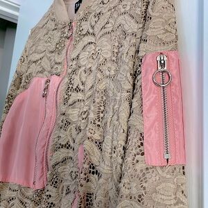 tan pink light jacket front zipper bomber round neck 3 pockets GUC beige lace